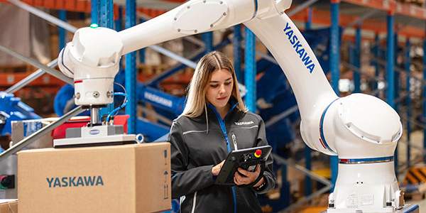 Safety systems, teaching options that make working with cobot arms easier