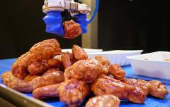 Soft Robotics Demonstrates mGripAI for Food Handling at Automate 2023
