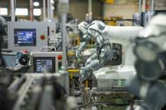 Cobots Help Balance Reshoring and Worker Challenges